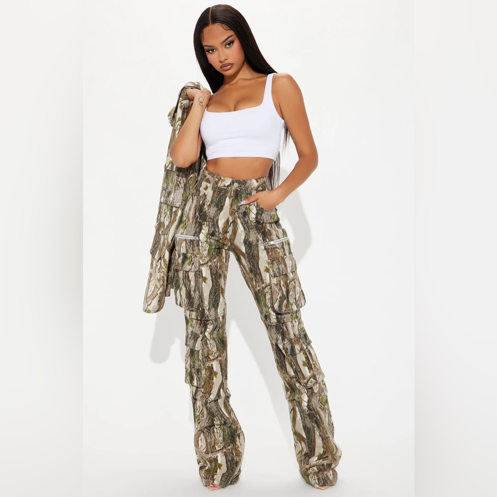 NWT FASHION NOVA Sneak Attack Non Stretch Camo Cargo Jean  Size 1